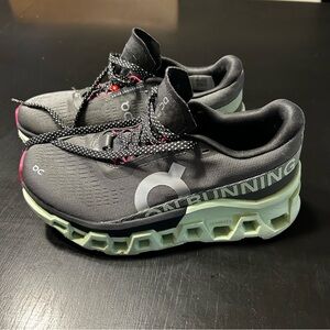 Women's On Cloudmonster 2